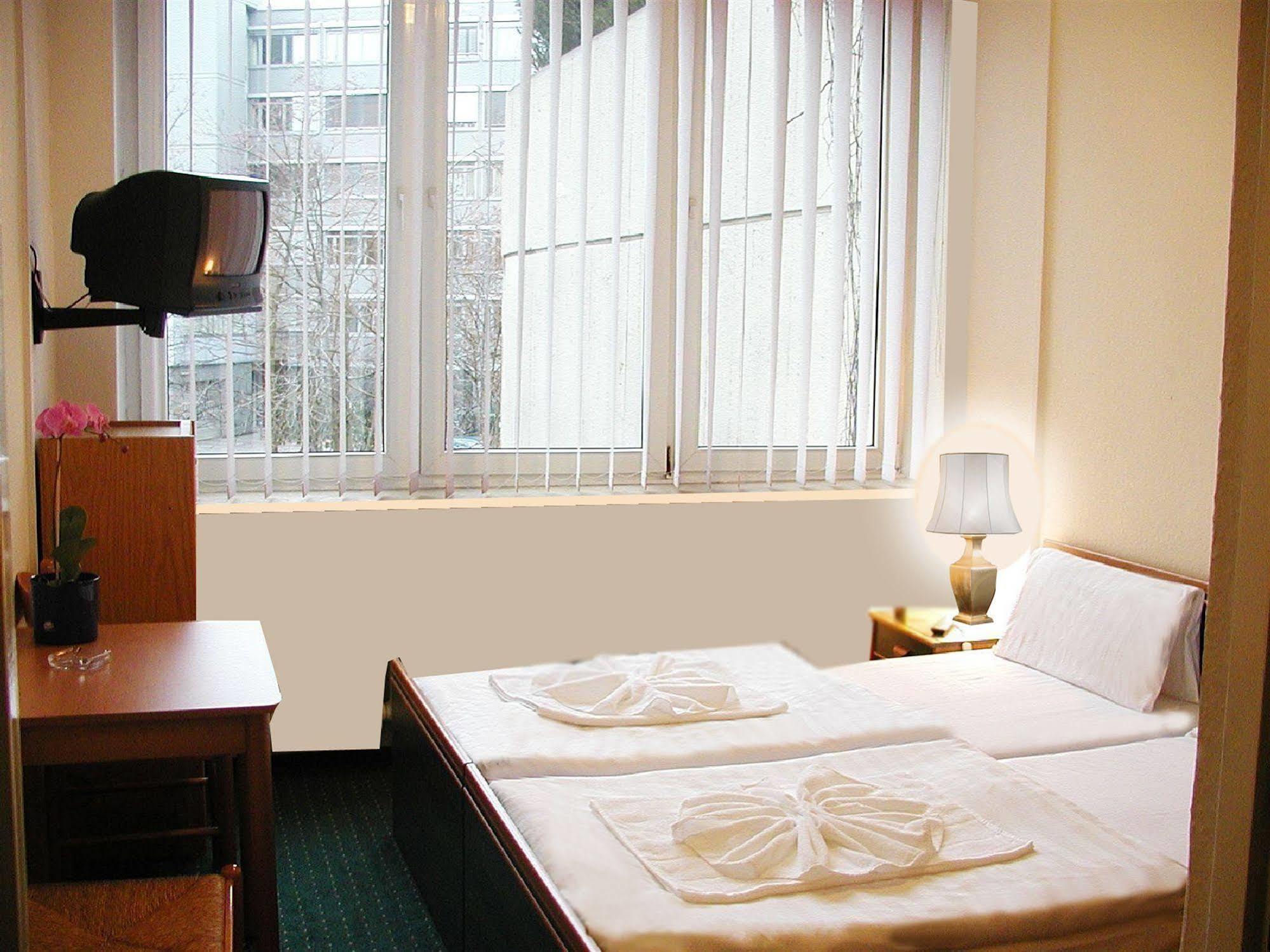 City Hotel Ansbach Am Kadewe Berlin Ngoại thất bức ảnh