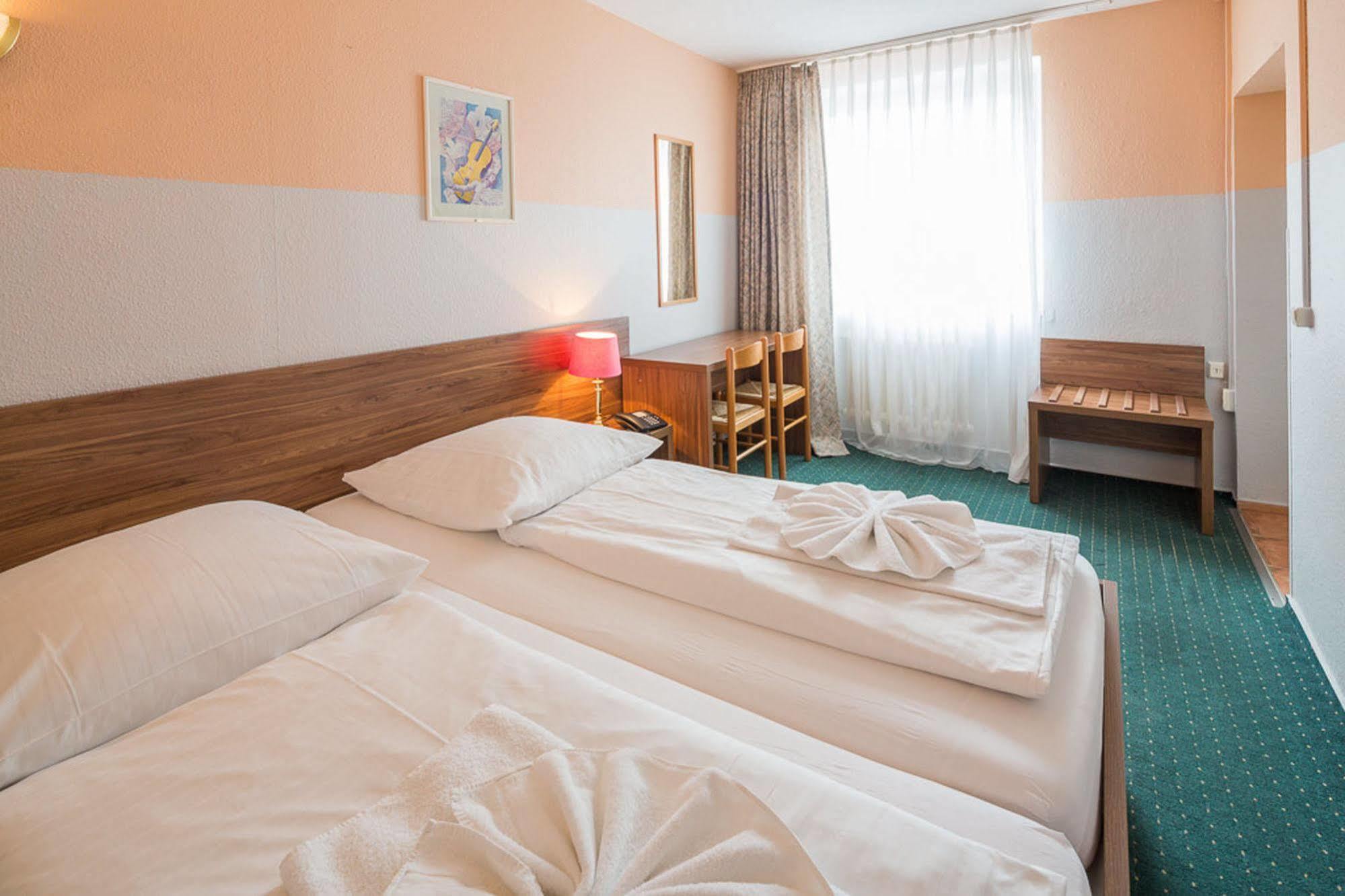 City Hotel Ansbach Am Kadewe Berlin Ngoại thất bức ảnh